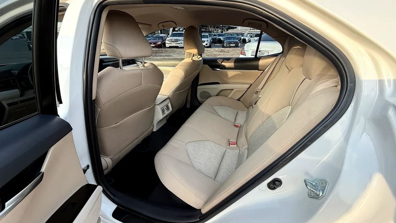Toyota Camry LE Toyata LE Hybrid GCC specs, Free offers! Bank loan can be arranged!