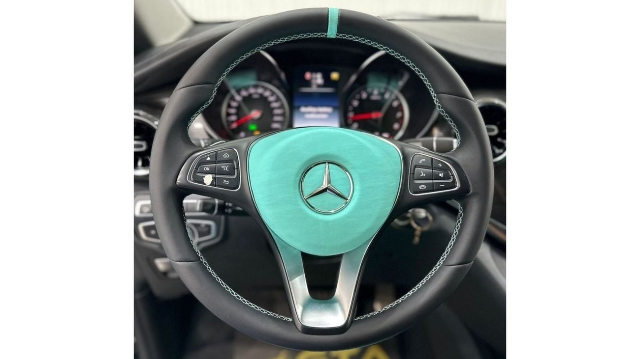 Mercedes-Benz Viano 2019 Mercedes Benz V250 Driven-Landjet, Warranty, Service History, Excellent Condition, GCC