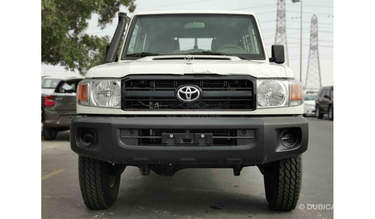 تويوتا لاند كروزر بيك آب 4.5L V8 Diesel, 16" Tyre, Front Window Defrost Control, Dual Airbags, Fabric Seats (CODE # LCDC03)