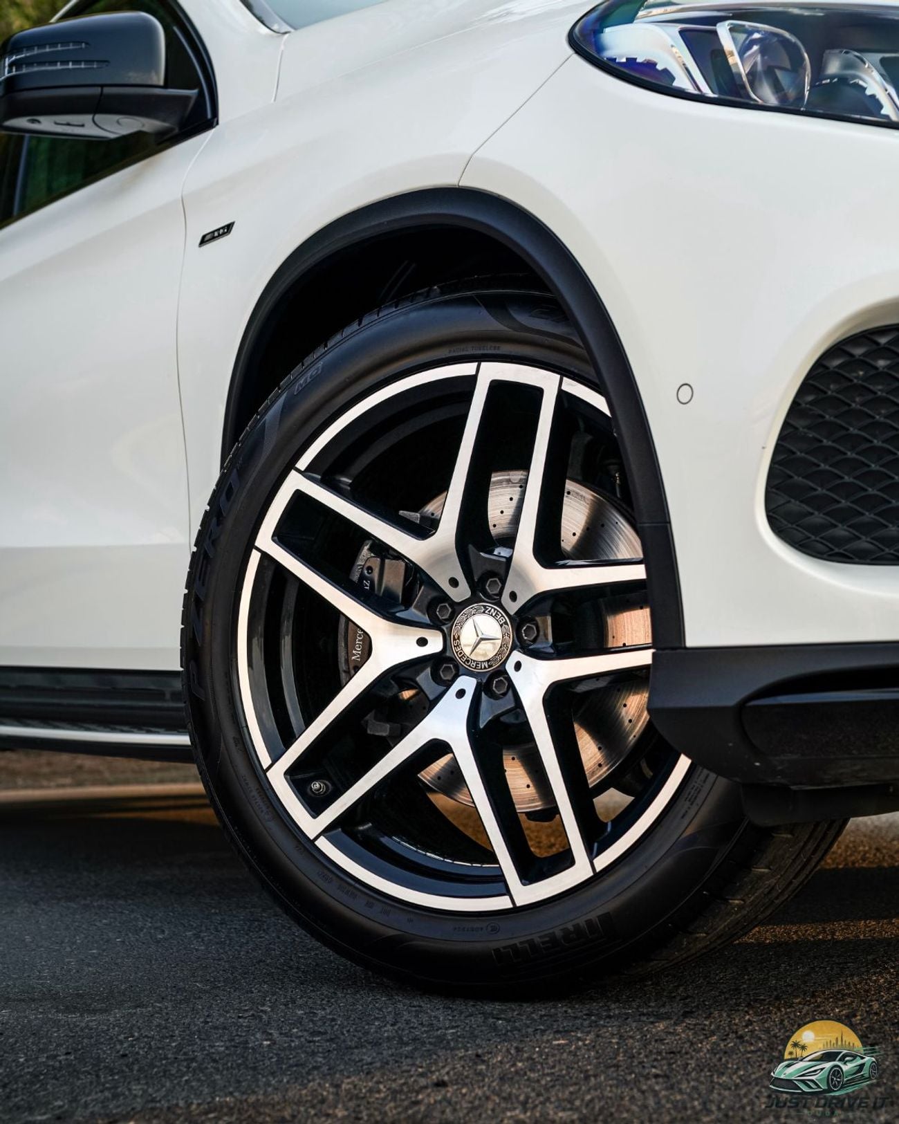 مرسيدس بنز GLE 450 AMG LINE