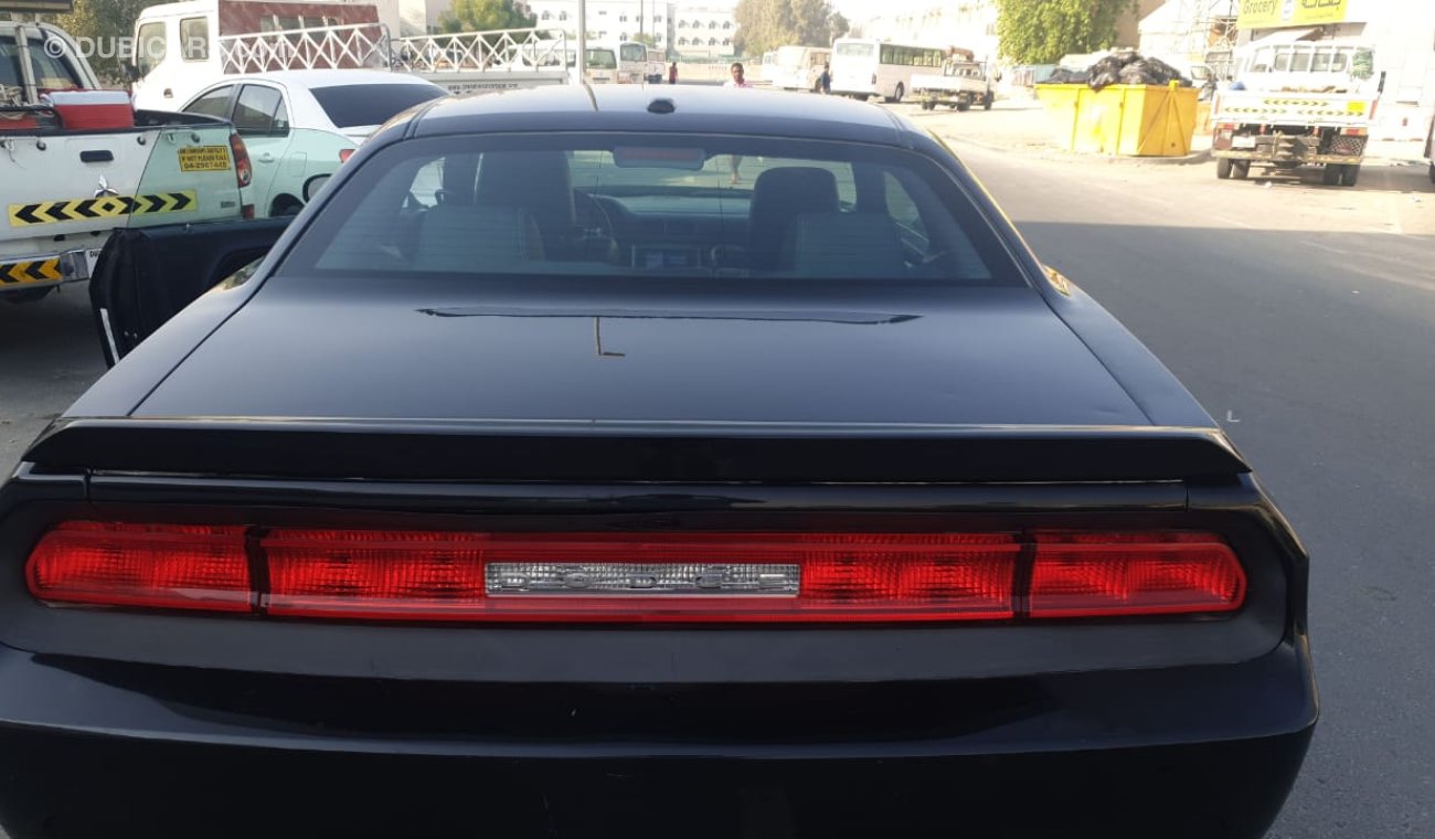 Dodge Challenger Amazing 5.7 L R/T 8 Cylinders