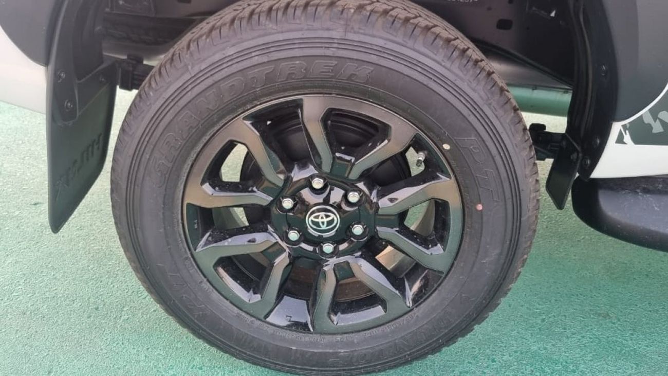 Toyota Hilux adventure automatic . diesel, 2.8 engine , 360 camera ,2023 model