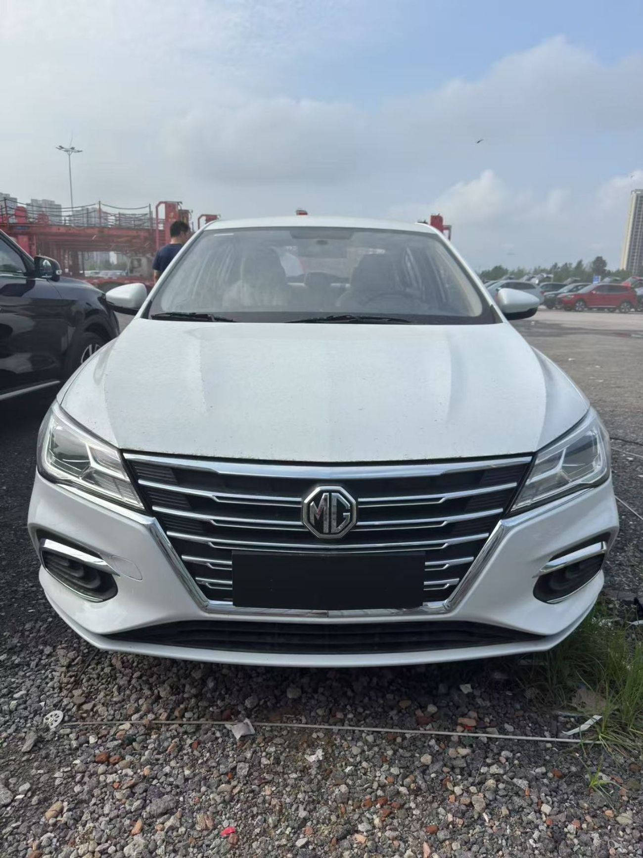 MG 5 DELUXE 1.5L A/T 2024 Full-option with Sunroof WHITE | Export or Wholesale