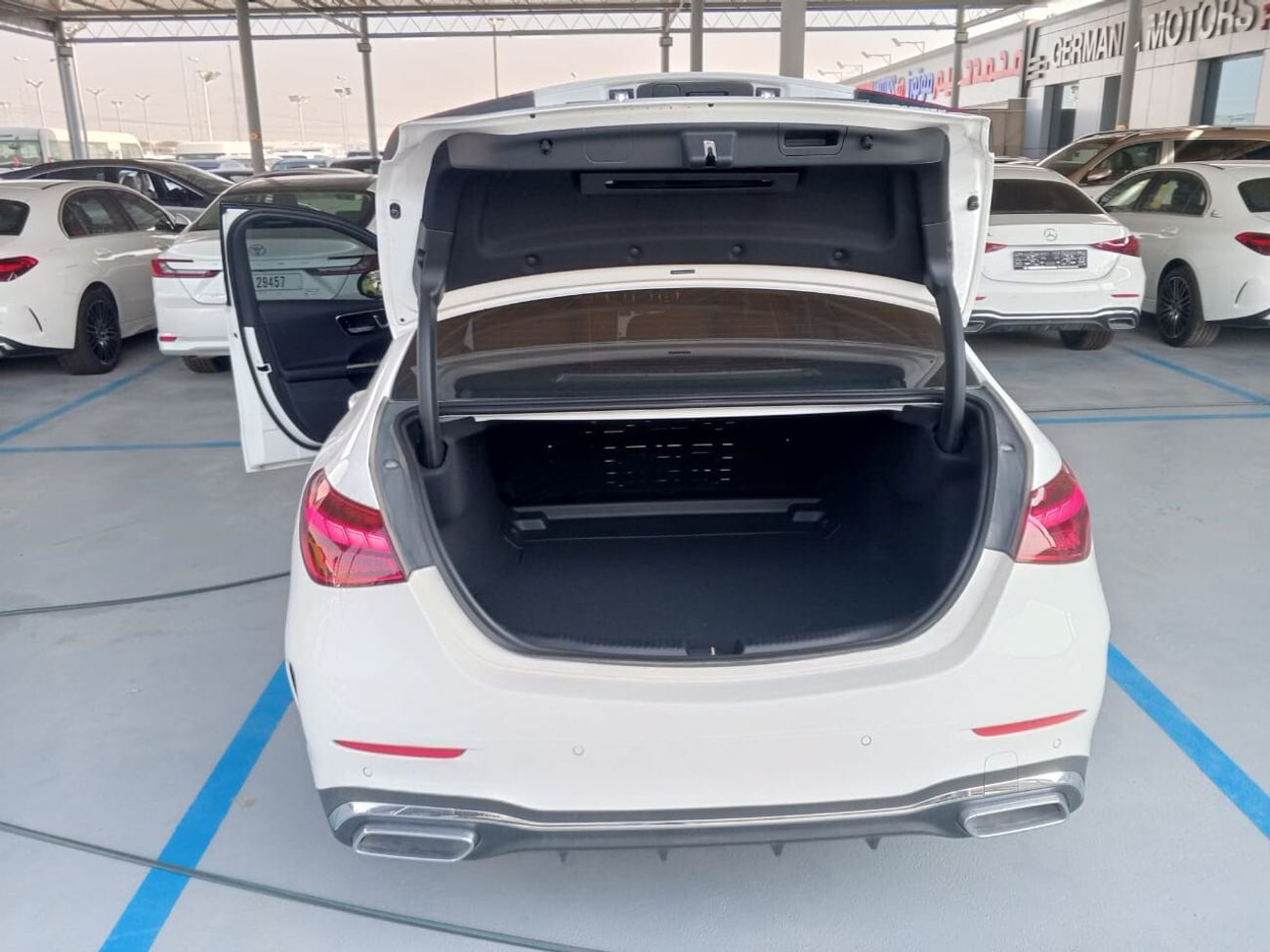 مرسيدس بنز C 200 L Sport Sedan Long Edition