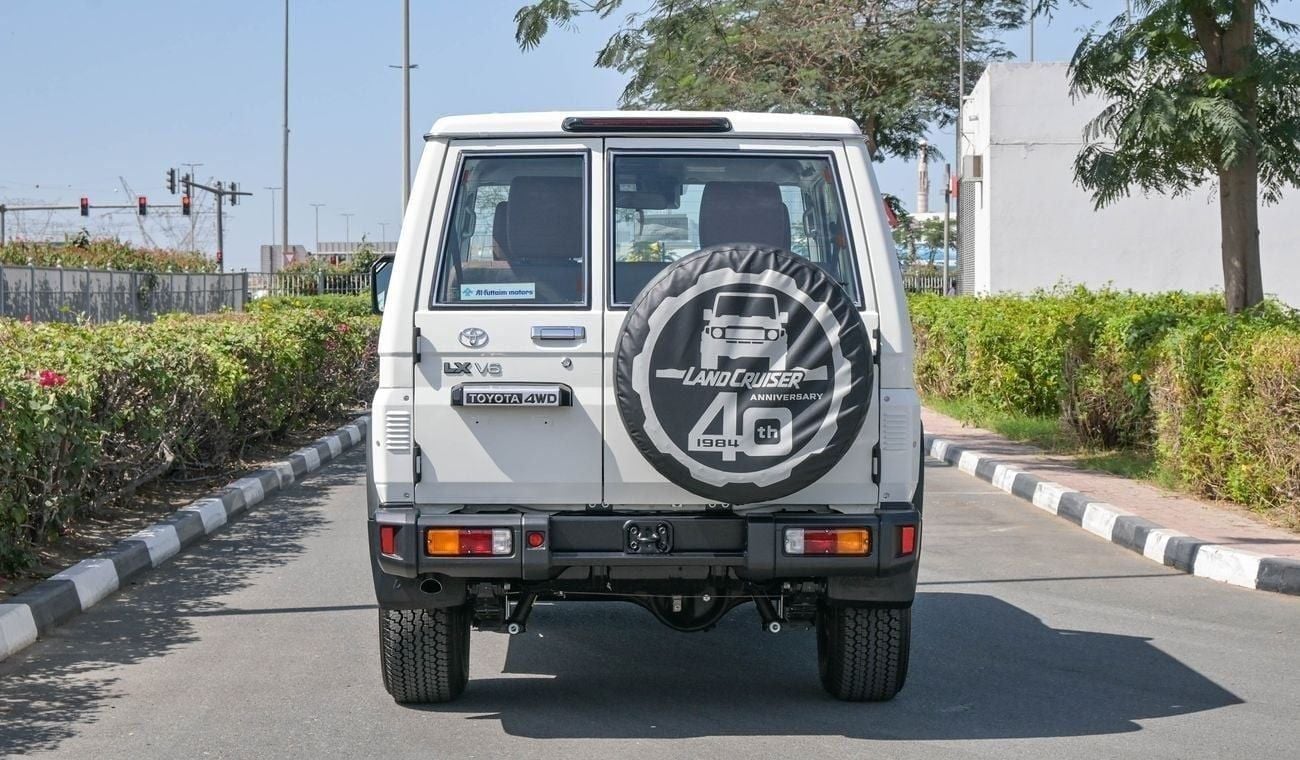 Toyota Land Cruiser 70 LX COUPE