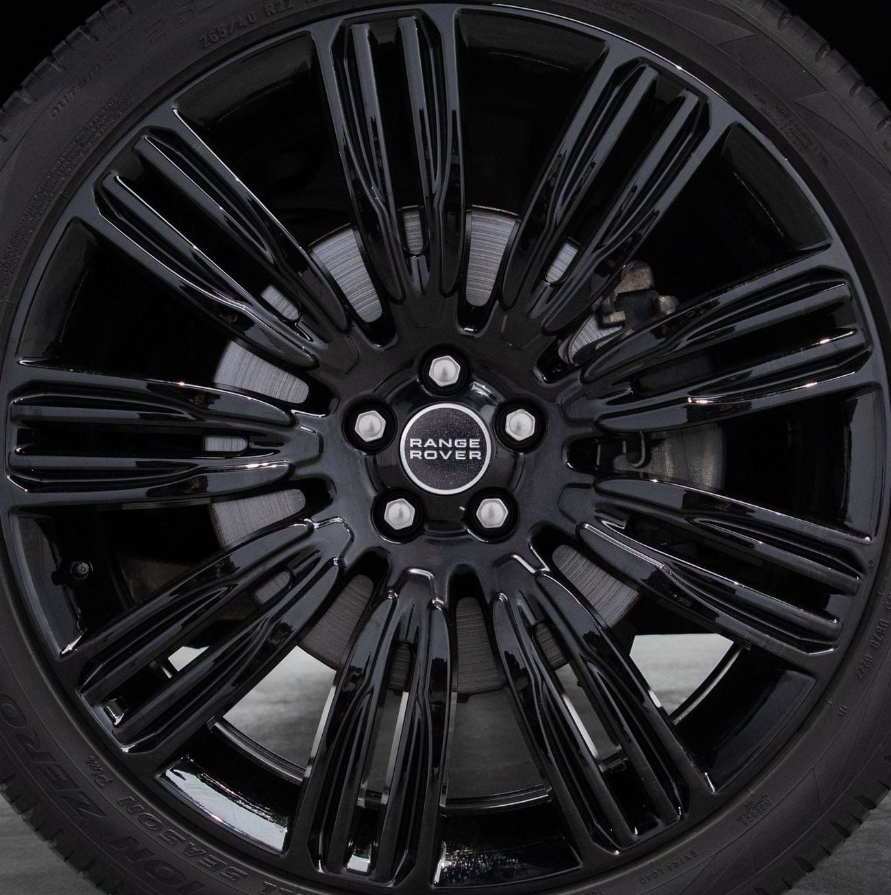 لاند روفر رينج روفر فيلار P400 R-Dynamic HSE