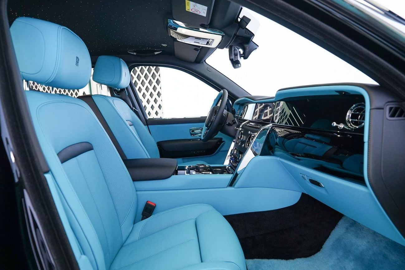 Rolls-Royce Cullinan SILVER BADGE