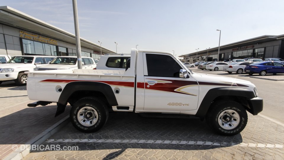 نيسان باترول بيك آب SGL 4X4 للبيع. أبيض, 2014