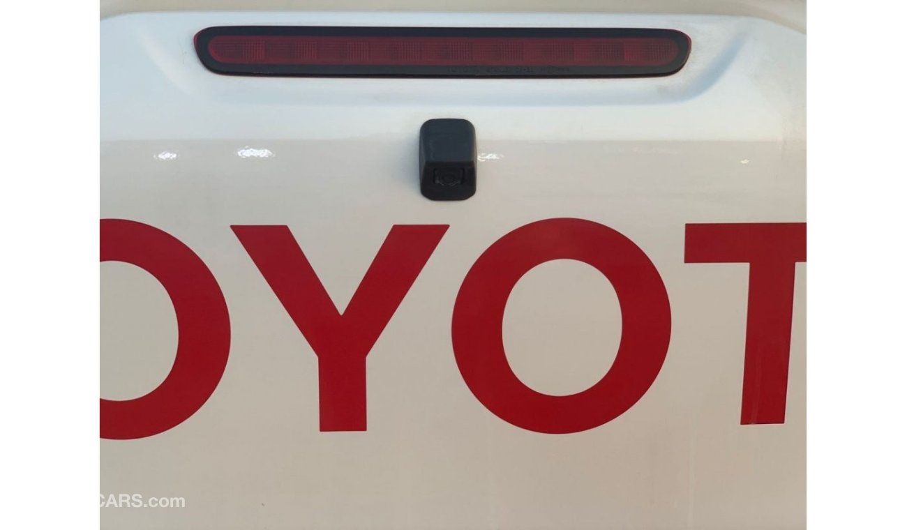 Toyota Hilux Toyota Hilux Pick Up M/T 2.7L V4 Gasoline Full Option