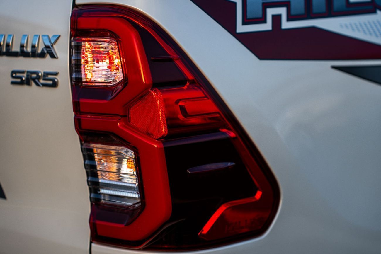 تويوتا هيلوكس 2026 Toyota Hilux  SR5 D/C  (4.0 L) 4X4