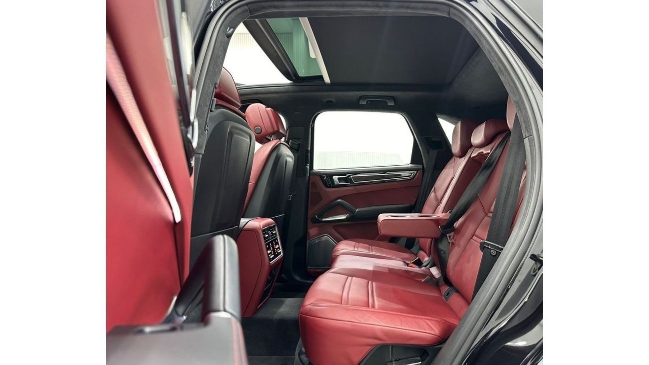 Porsche Cayenne 2019 Porsche Cayenne Turbo, October 2025 Porsche (Al Naboodah) Warranty, Full Service History, GCC