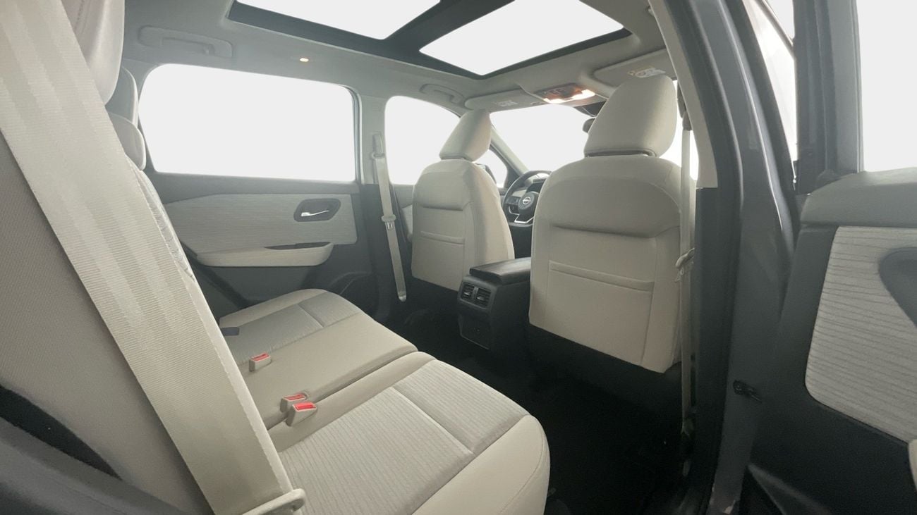 نيسان إكس تريل 2.5 SV 4WD 7STR AUTO | شامل الضمان | 0 ﺪﻔﻋﺓ ﺃﻮﻟﻯ