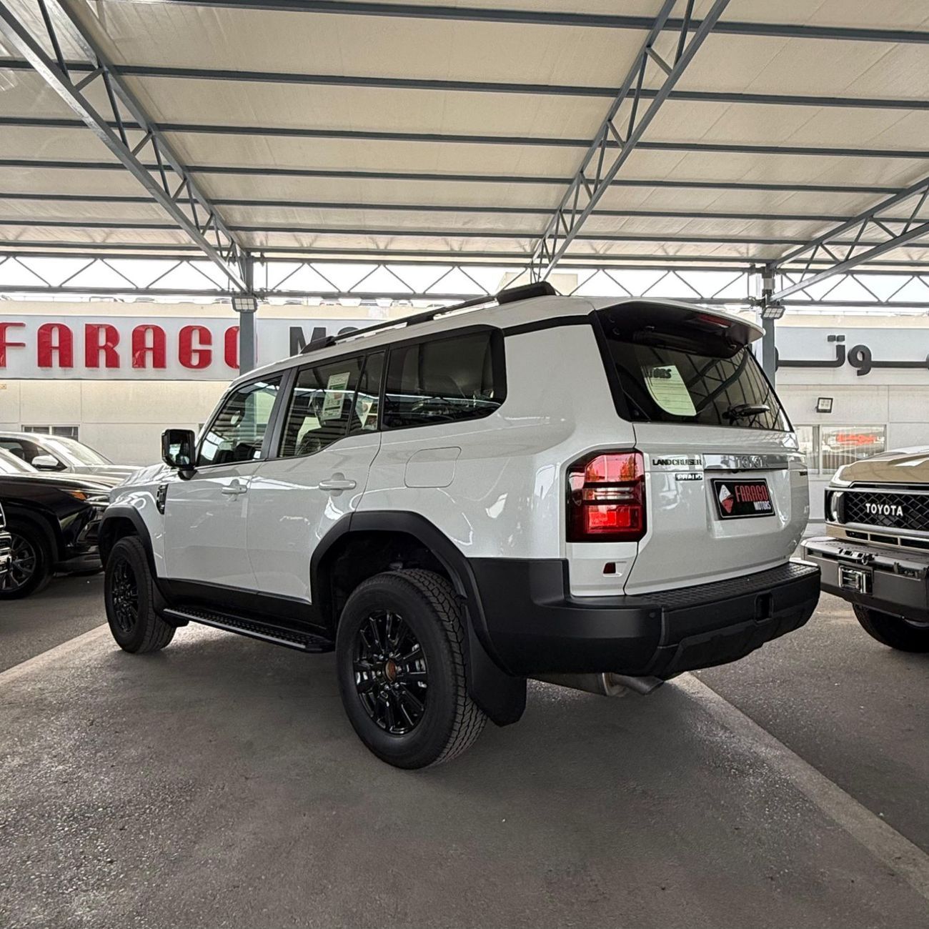 Toyota Prado 2.8 DIESEL SUNROOF **EXPORT ONLY**التصدير فقط خارج الخليج**