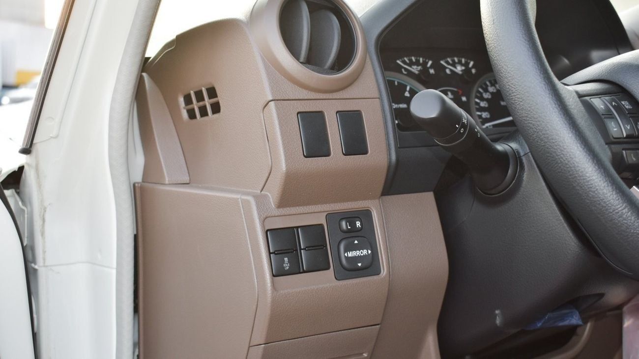 تويوتا لاند كروزر 70 LC76 Diesel V8 4.5L 5Doors