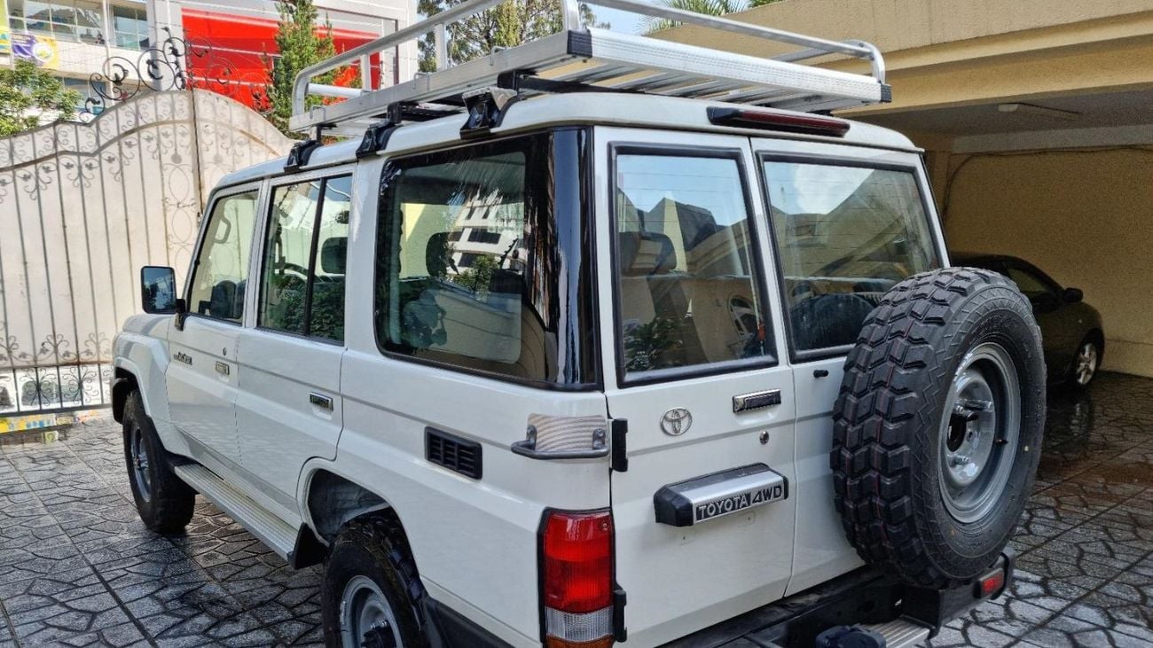 Toyota Land Cruiser 70 HZJ76 4.2L Diesel 2023YM Brand New [OPEN DESTINATION EXPORT]