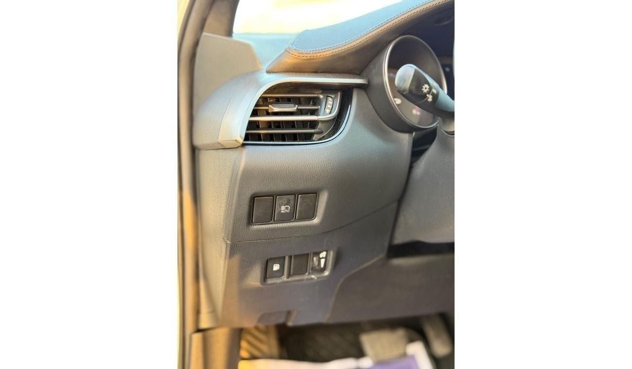 Toyota CHR TOYOTA C-HR XLE full option