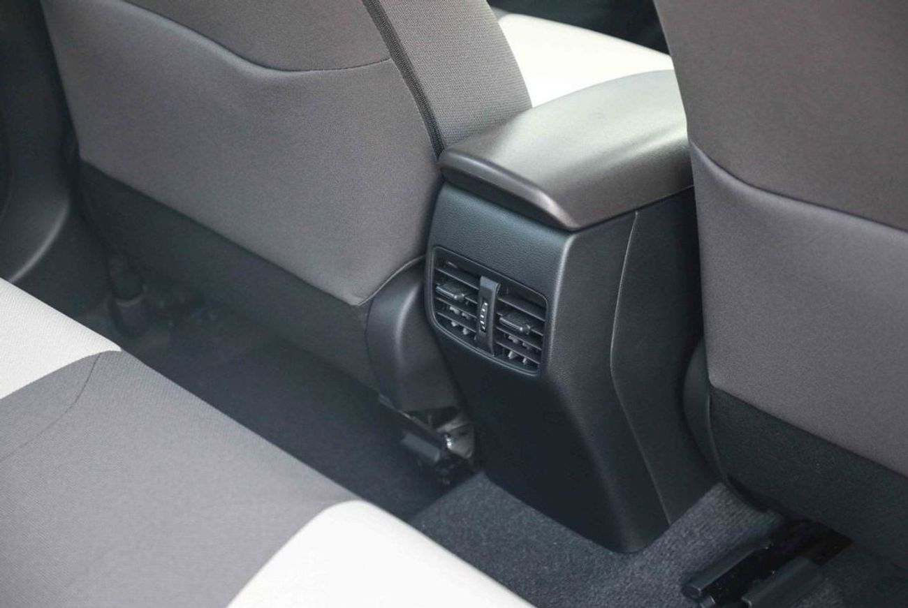 Toyota Corolla 2024 TOYOTA COROLLA LOW HYBRID 1.8 - SUPER WHITE inside FROMAGE | Export Only