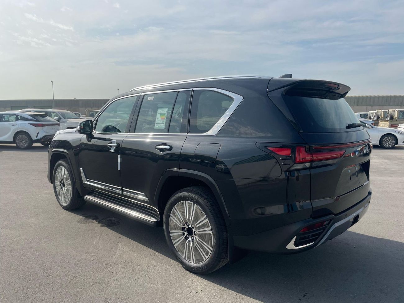 Lexus LX 600 Signature 3.5L FULL 25 SPEAKERS