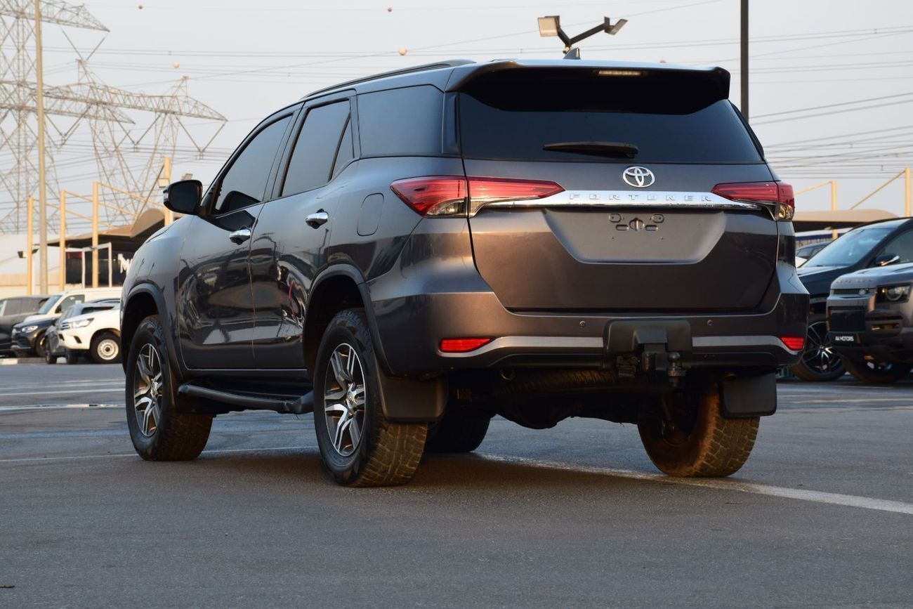 Toyota Fortuner 4X4 Diesel 2.8L (Right Hand)