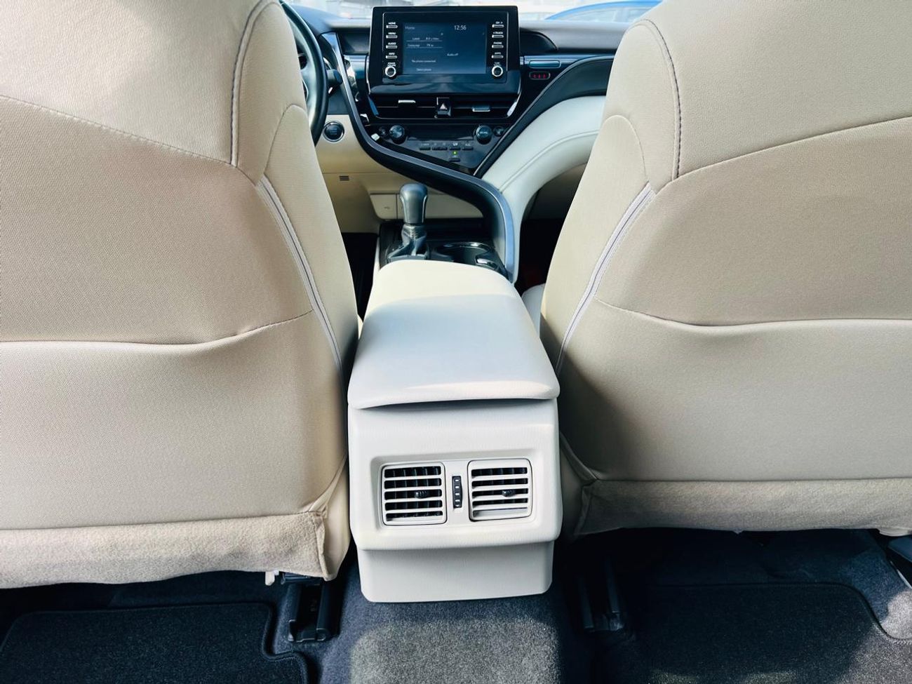 Toyota Camry SE 2.5L (181 HP)