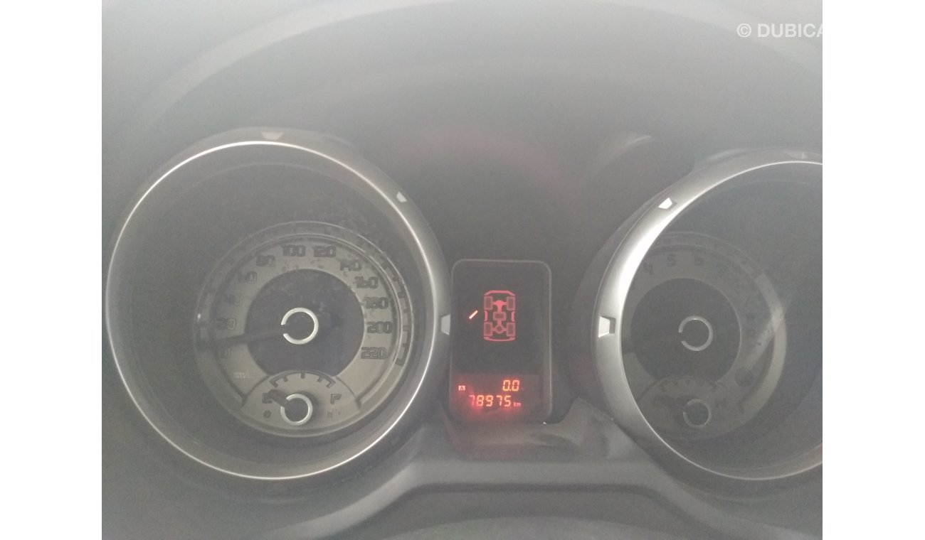 ميتسوبيشي باجيرو 2015 فضى رقم 1 خليجى حالة وكالة بدون حوادث ممتاذة ماشية قليل