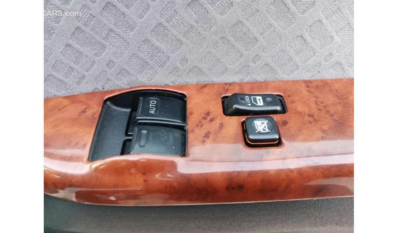 تويوتا هاياس TOYOTA HIACE RIGHT HAND DRIVE (PM1005)