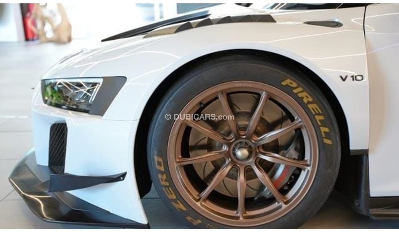 Audi R8 5.2 V10 GT2 LMS