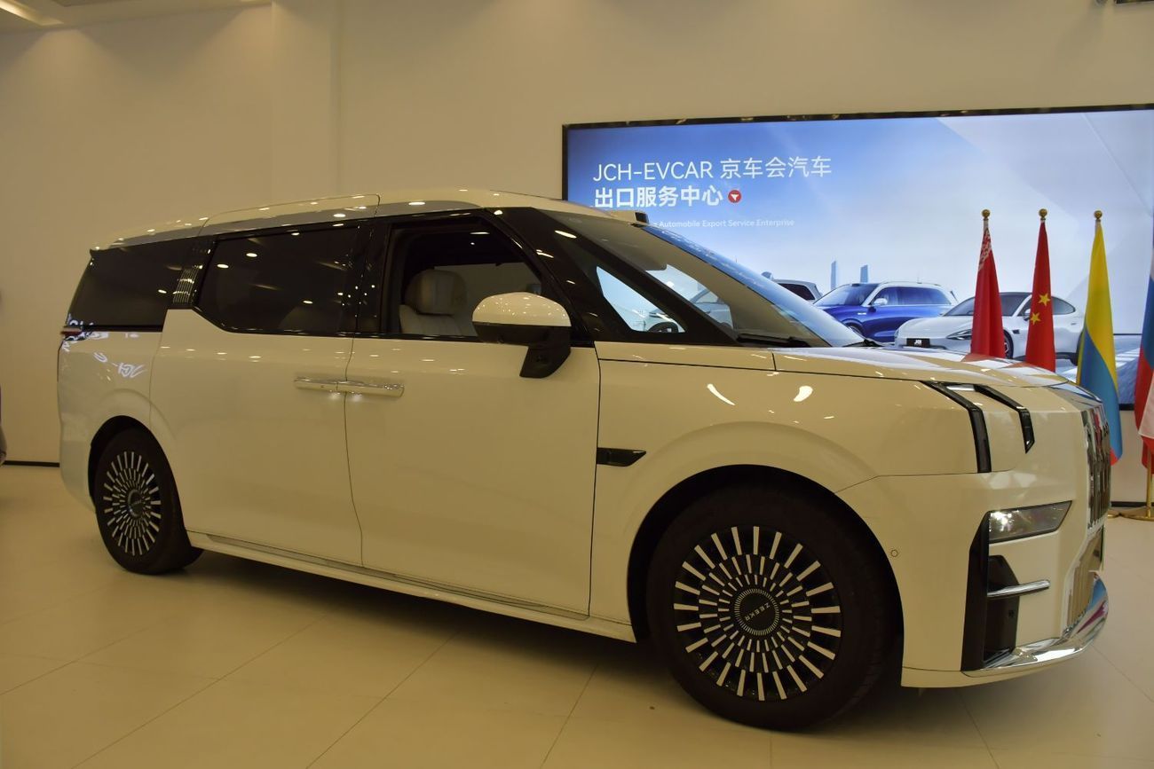 زيكر 009 Glorious Collector's Edition 4WD 108kWh