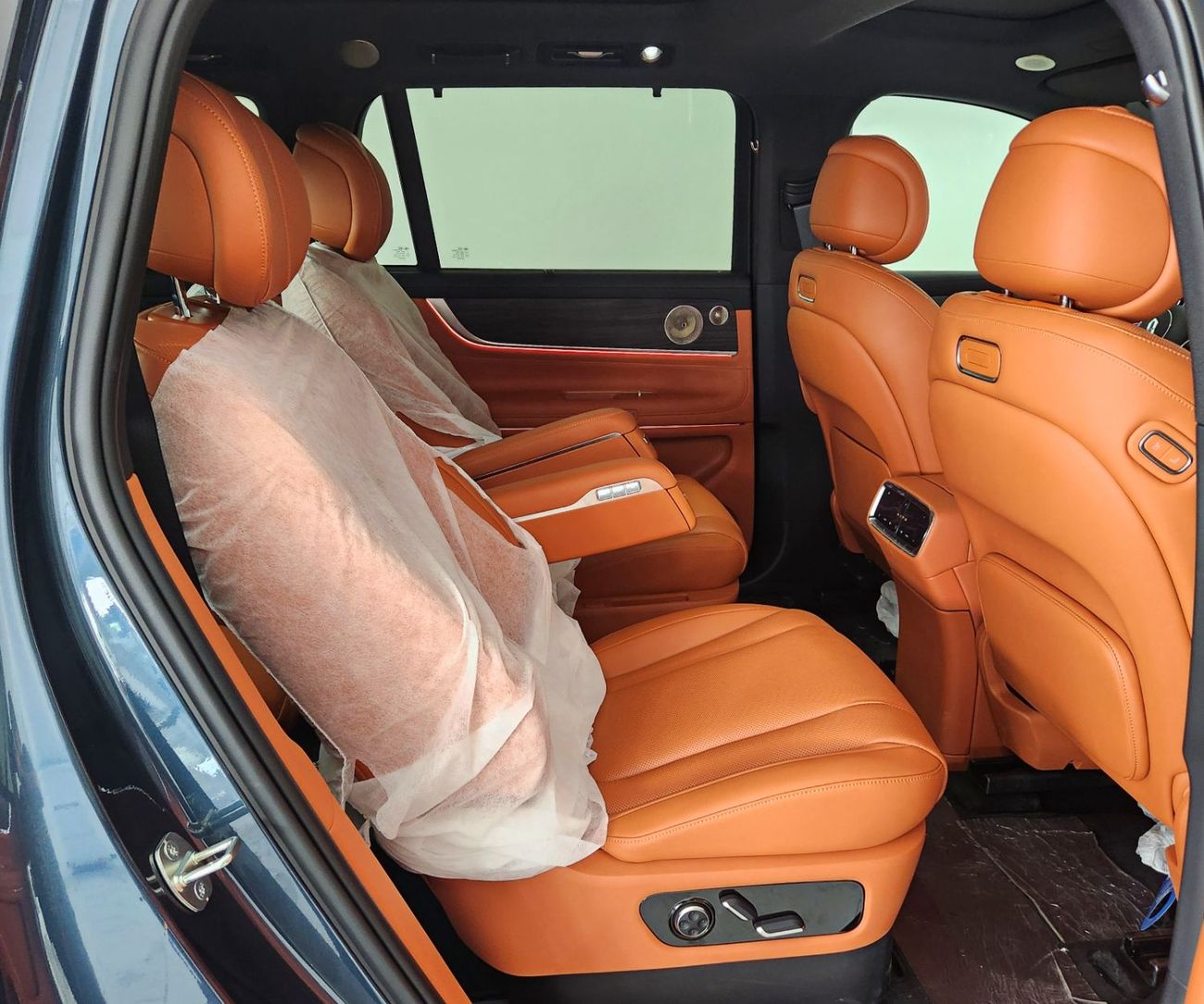 Aito 9 Full option - 0-100 in 4.3 seconds - 523 horsepower - 150 kilometer charging range in 5 minutes (fas