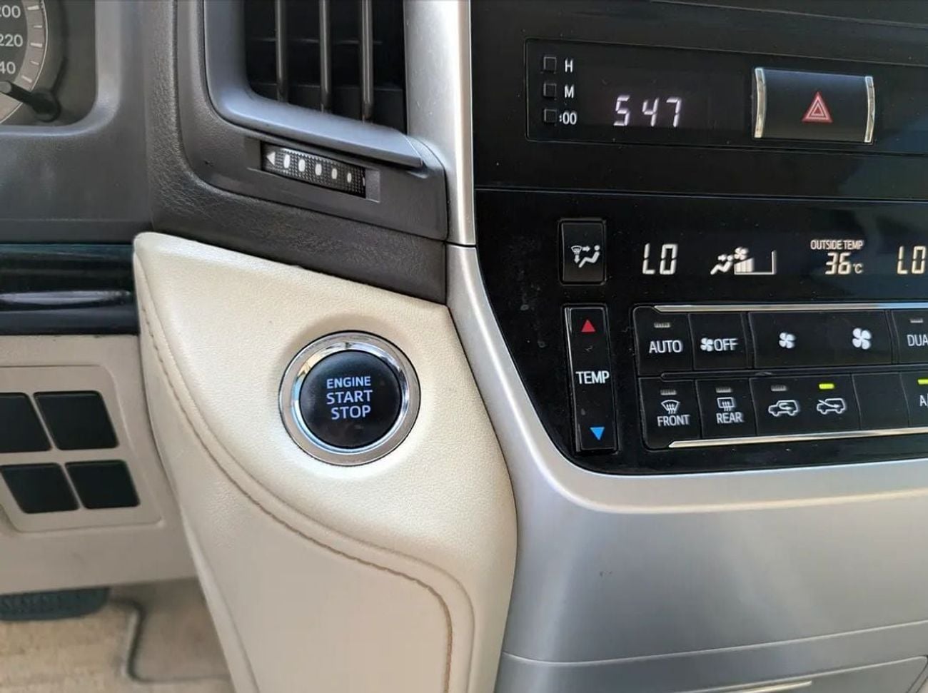 تويوتا لاند كروزر Toyota landcruise 2020Model Facelifted 2025 GXR 4.0L V6 petrol Engine Colour Black push start Transm