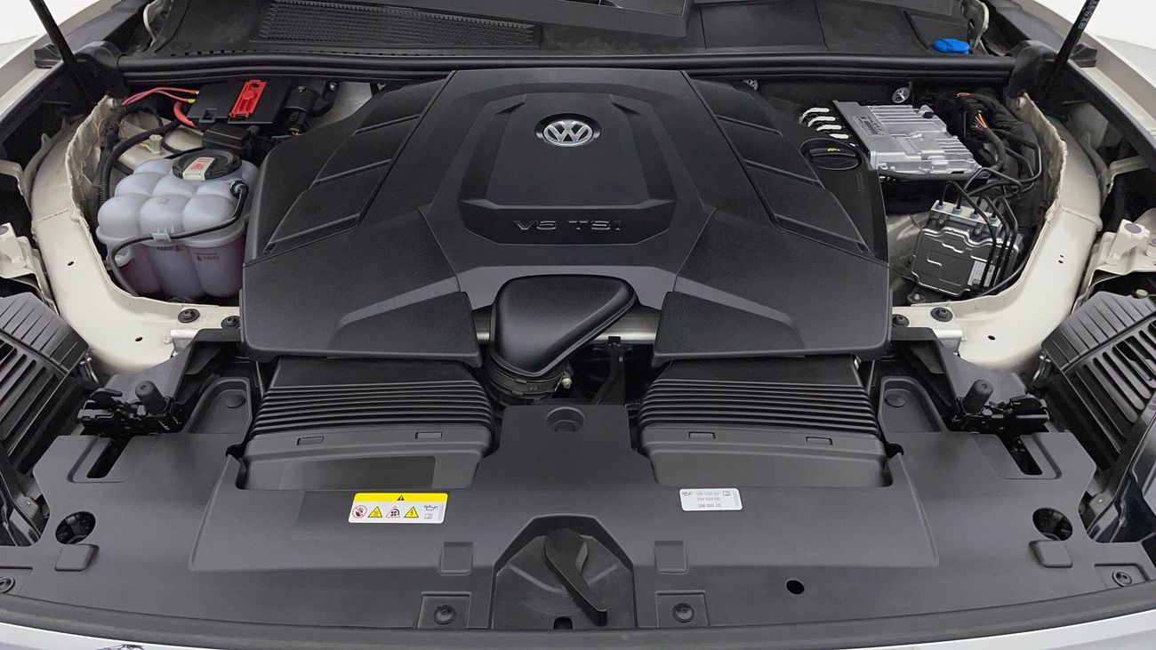 Volkswagen Touareg R LINE 3 | Zero Down Payment | Free Home Test Drive