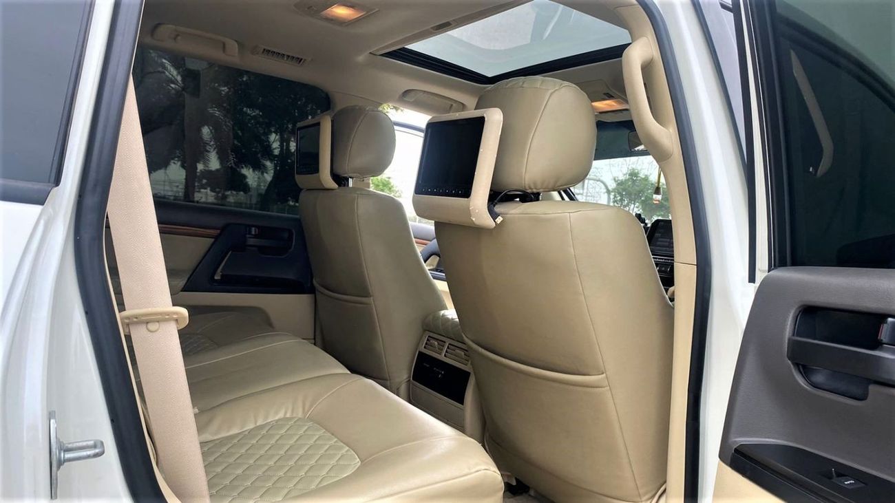 Toyota Land Cruiser V6 FULL OPTIONS LEATHER SEAT , SUNROOF , REAR CAMERA