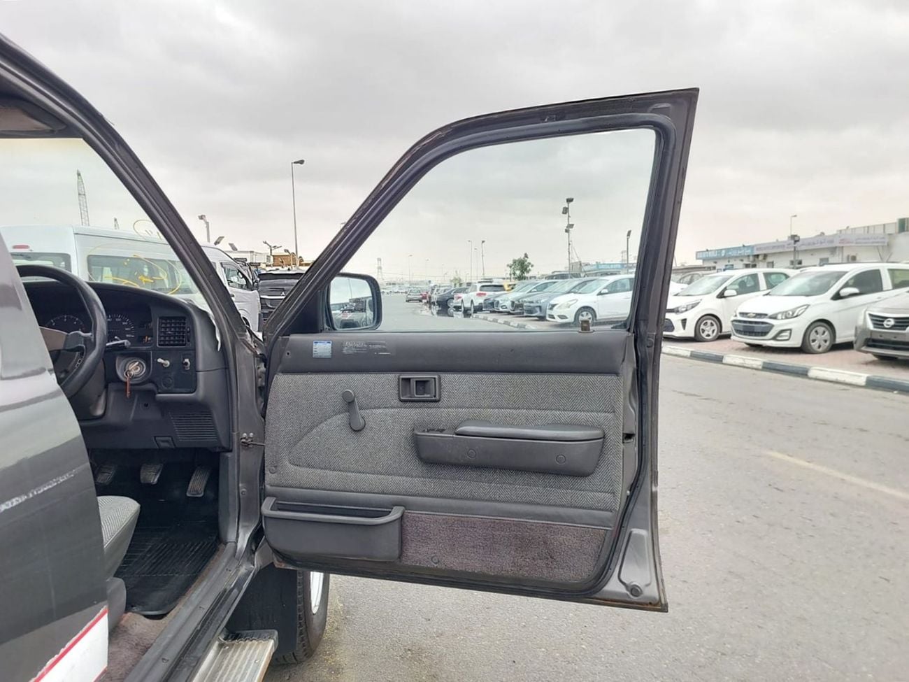 Toyota Hilux TOYOTA HILUX PICKUP RHD 1989 MODEL 2.8 L DIESEL MANUAL(PM05378)