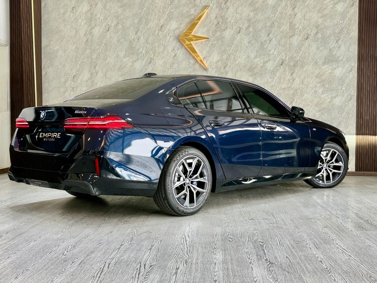 بي أم دبليو 520i BMW 520I M SPORT 2024 UNDER WARRANTY FULL OPTION