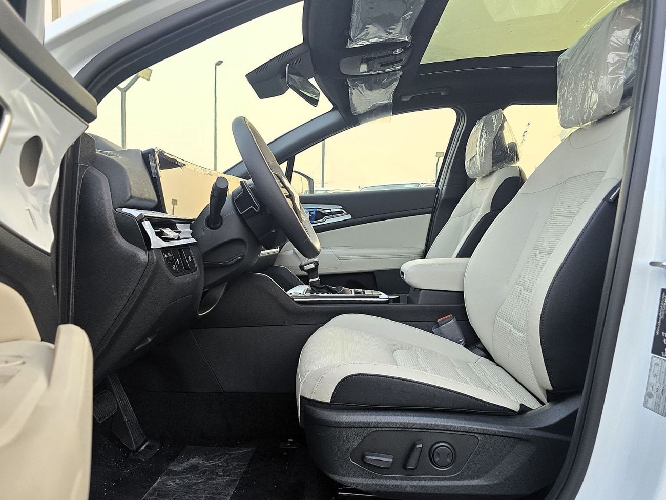 Kia Sportage Kia Sportage  full option 2.0l A/T FWD SUV White Color Gcc 2026 Model