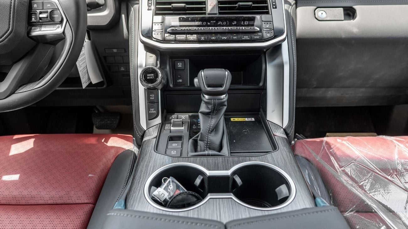 Toyota Land Cruiser 2025 Toyota Land Cruiser 300 VXR 3.5L AT Hybrid (White-Red)