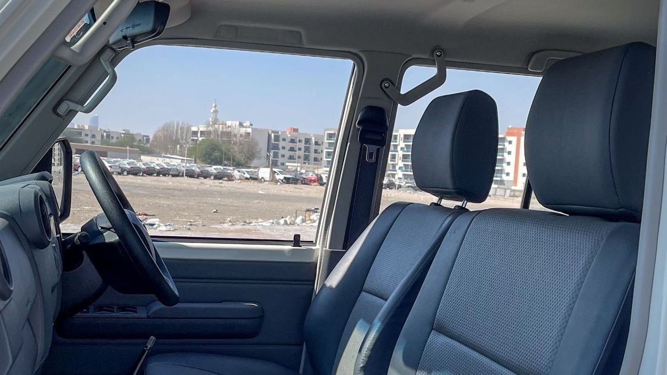 تويوتا لاند كروزر 70 LC76 DX LC76 4.2L DSL 2025YM [RHD]
