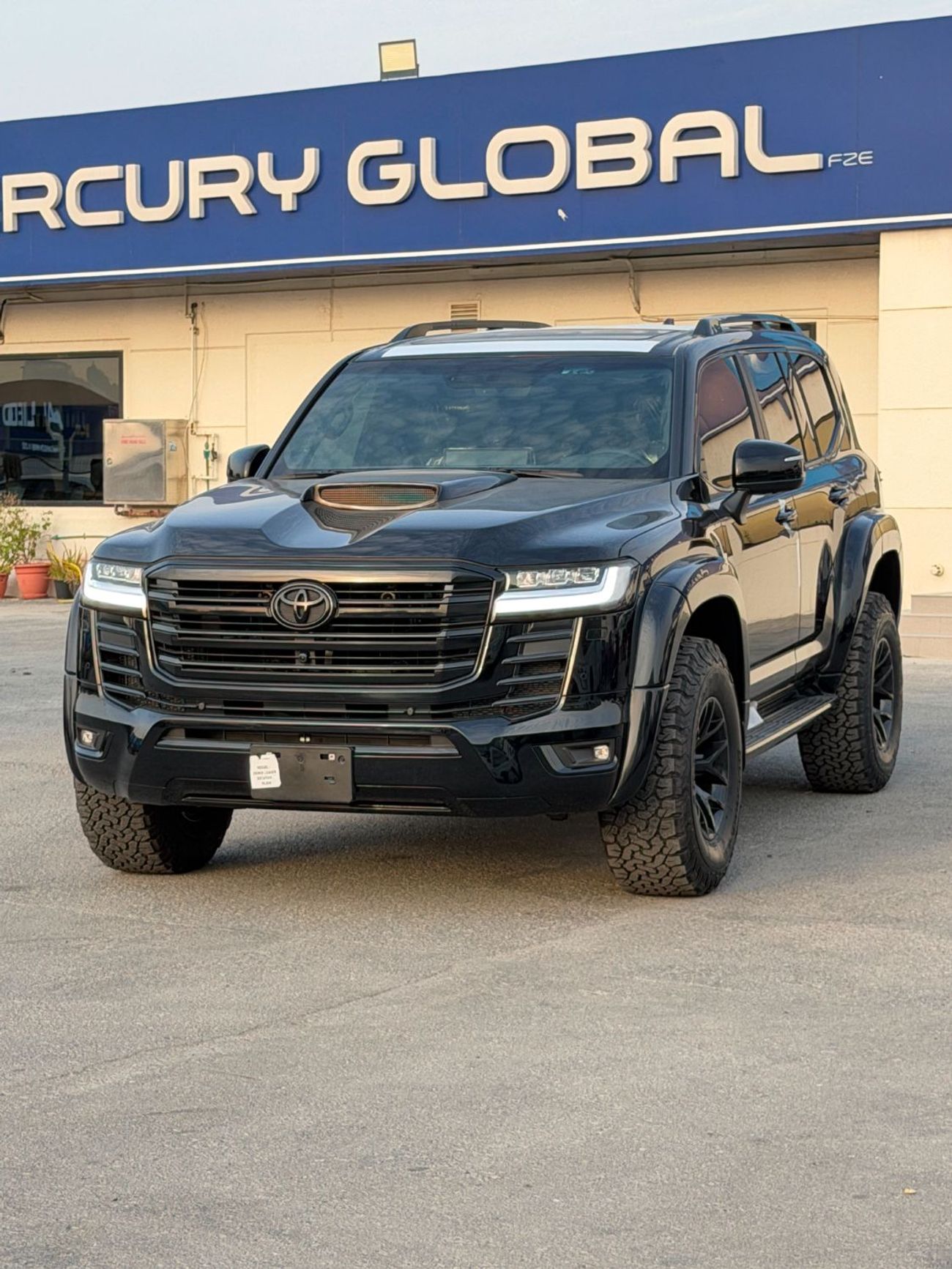 Toyota Land Cruiser VXR WITH OFFROAD EDIRTION KIT