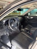 Infiniti QX70