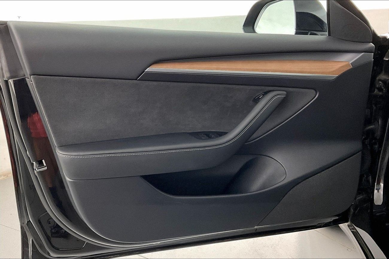 لكزس RX450h Premier | عرض العيد الحصري | خالية من أضرار الفيضانات