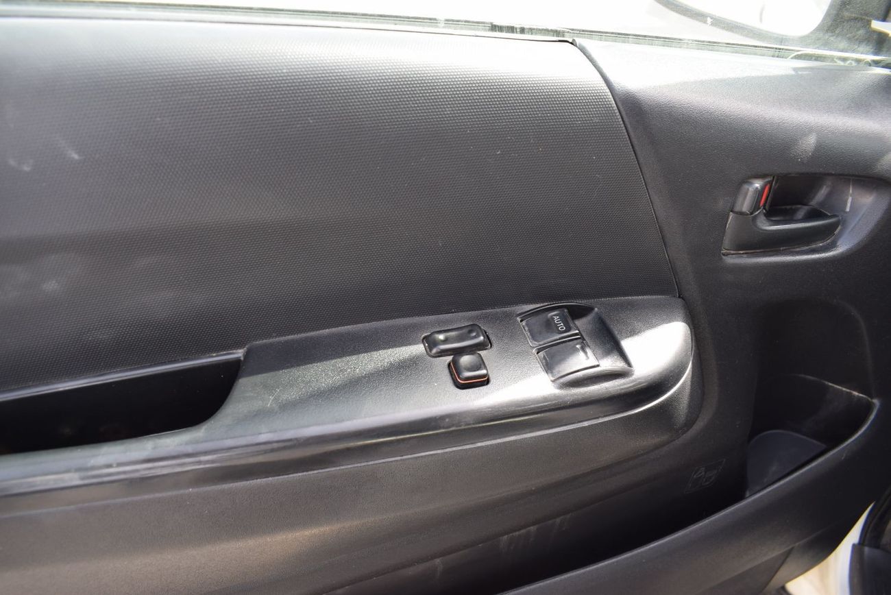 Toyota Hiace Toyota Hiace Std Roof Bus, Model:2009. Excellent condition