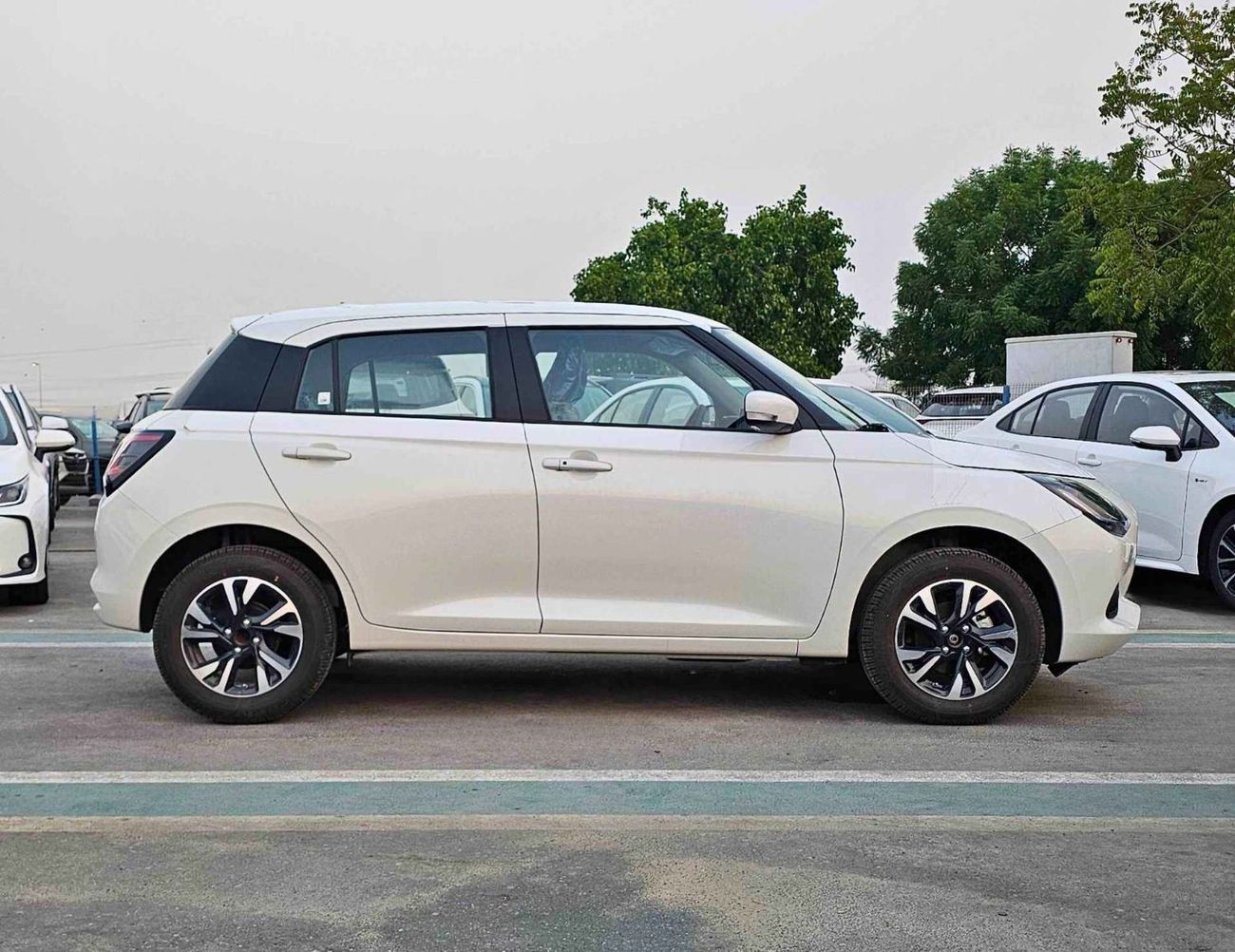 سوزوكي سويفت GLX / 1.2L V4 PETROL / RADAR / PUSH START / DVD CAMERA (CODE # GLXR)