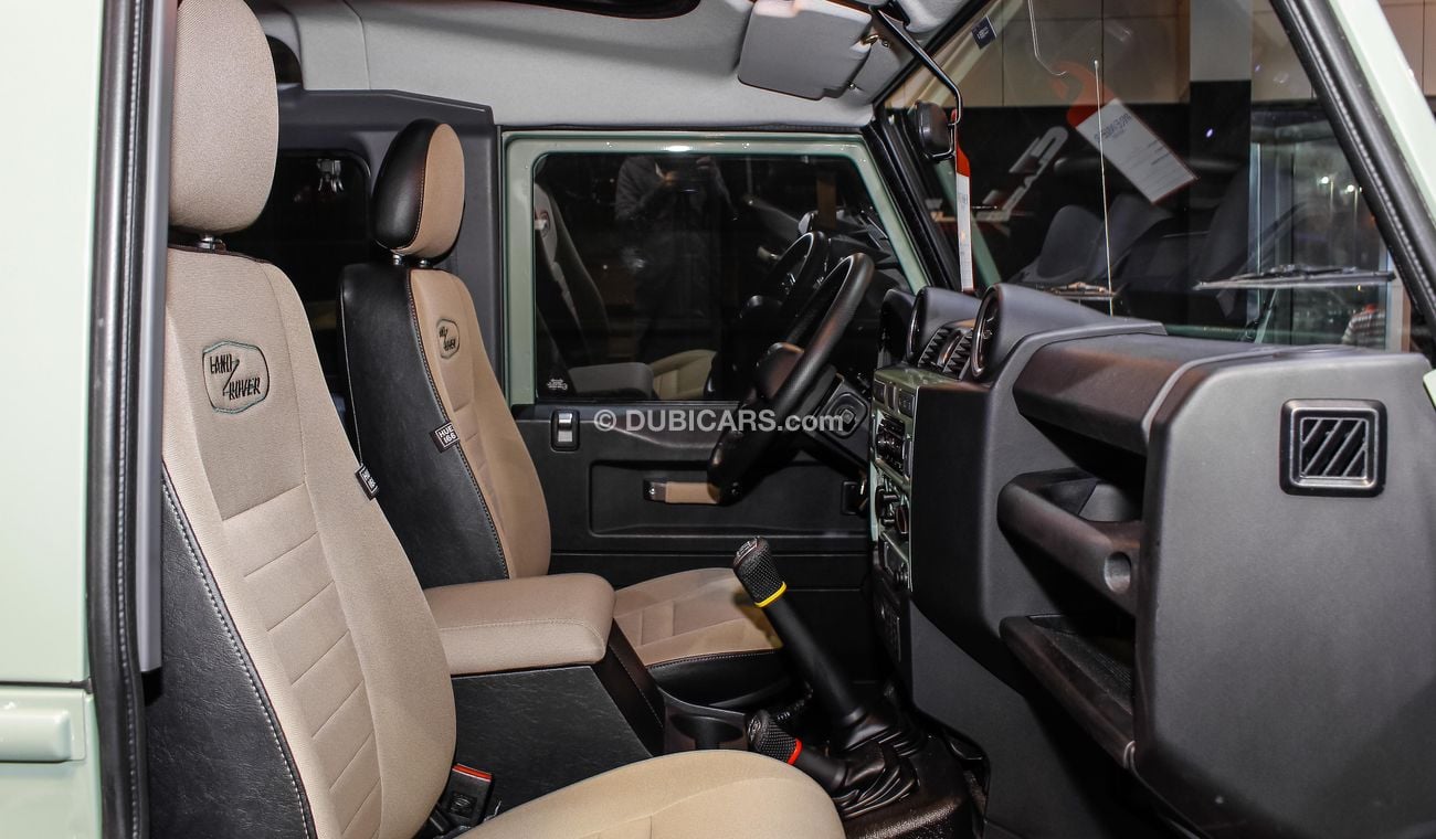 لاند روفر ديفندر Heritage Edition