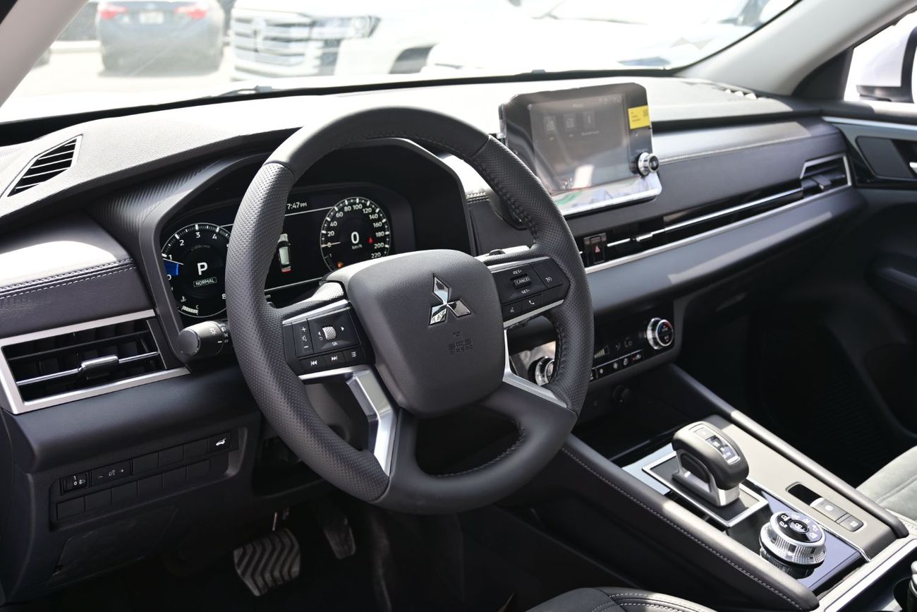 Mitsubishi Outlander Mitsubishi Outlander Hi-Line Plus 2.5L Petrol 4WD, Model 2025, Color Grey