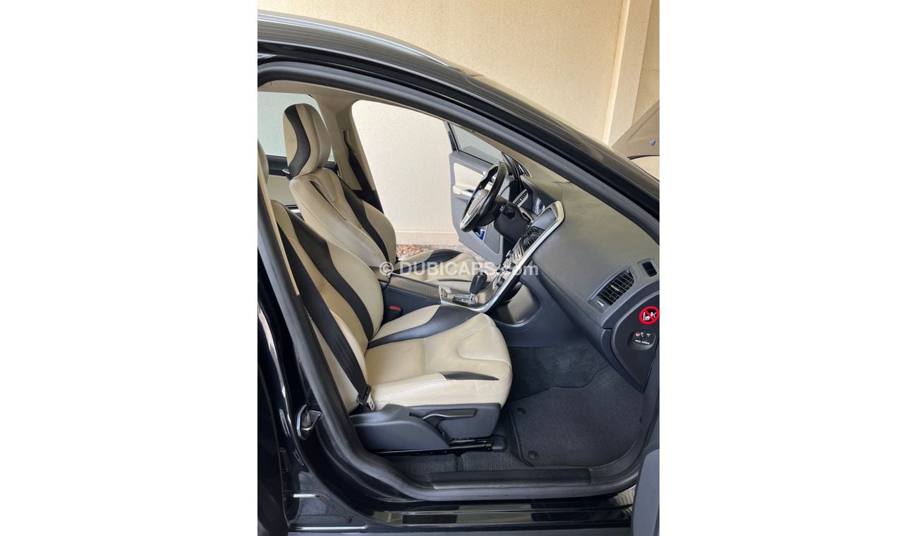 Volvo XC60 T6 Premium R Design