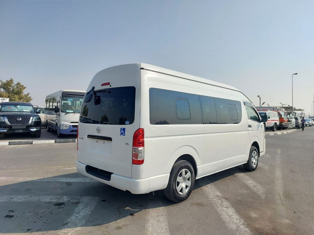 Toyota Hiace TOYOTA HIACE COMMUTER VAN RHD 2015 MODEL 2.7 L PETROL AUTOMATIC(PM07411)