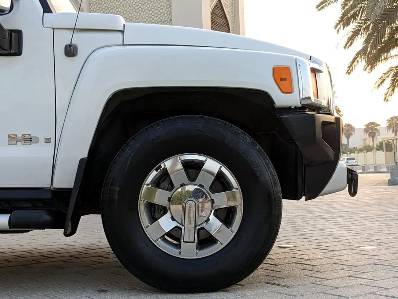 هامر H3 GCC Premium Condition With Leather seats Navigation Low Km Perfect Family Suv