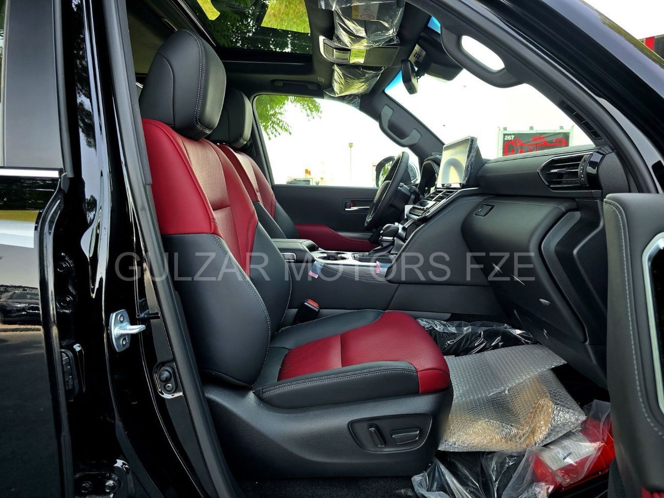 تويوتا لاند كروزر TOYOTA LC300 PETROL 3.5L VXR - Z - RADAR - FULLY LOADED - 2025 MODEL - BLACK INSIDE BLACK/RED - OMAN