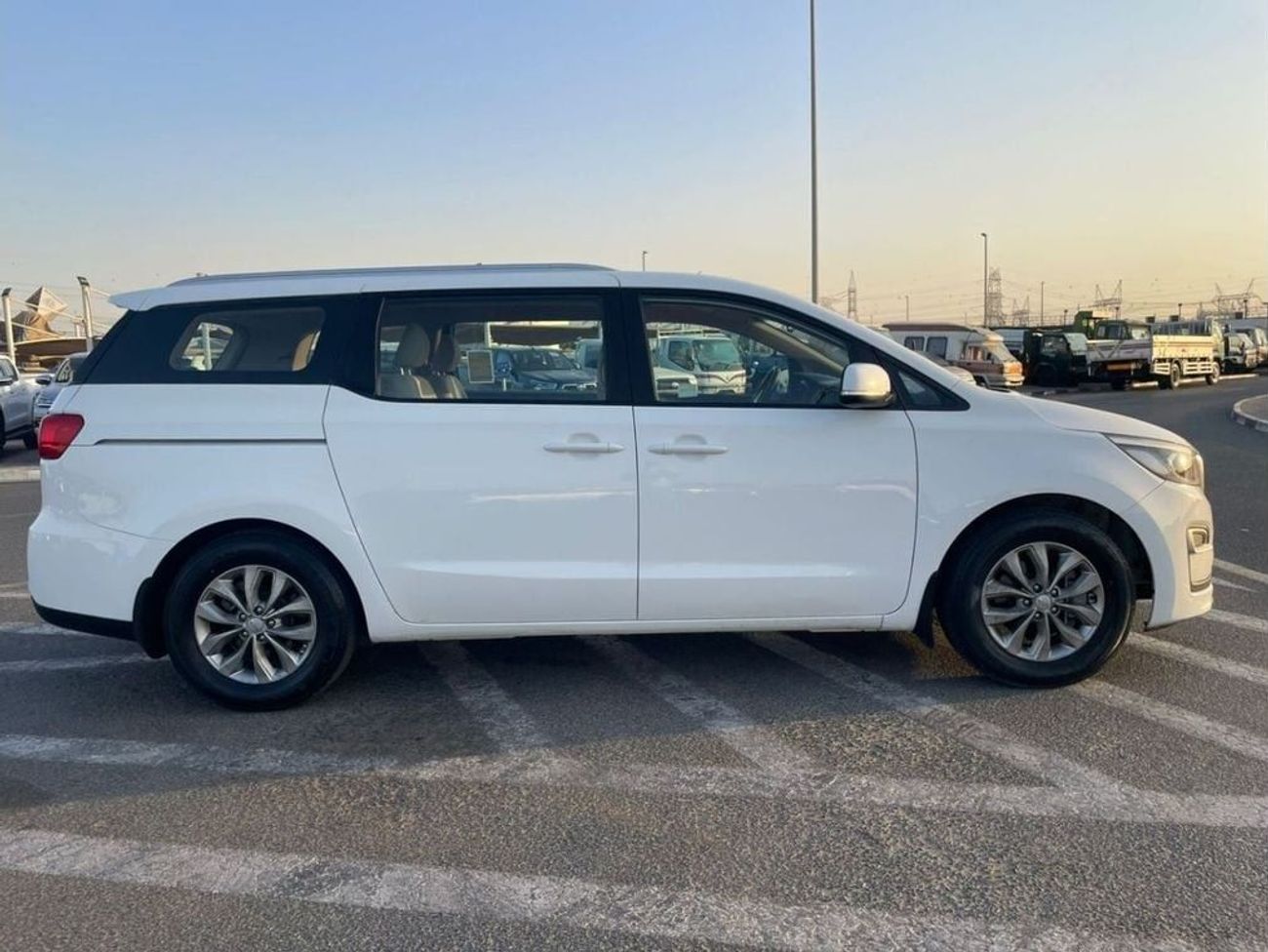 Kia Grand Carnival 2020 Kia Grant Carnival Gcc Specs - MidOption+ 7 Seater - No Accident -