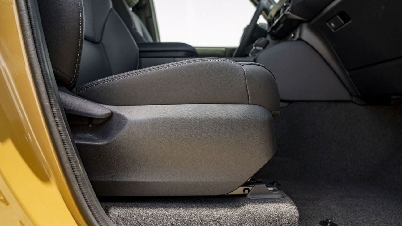 Toyota Prado (LHD) TOYOTA PRADO 250 2.4P AT FIRST EDITION MY2025 – SAND & GREY ROOF